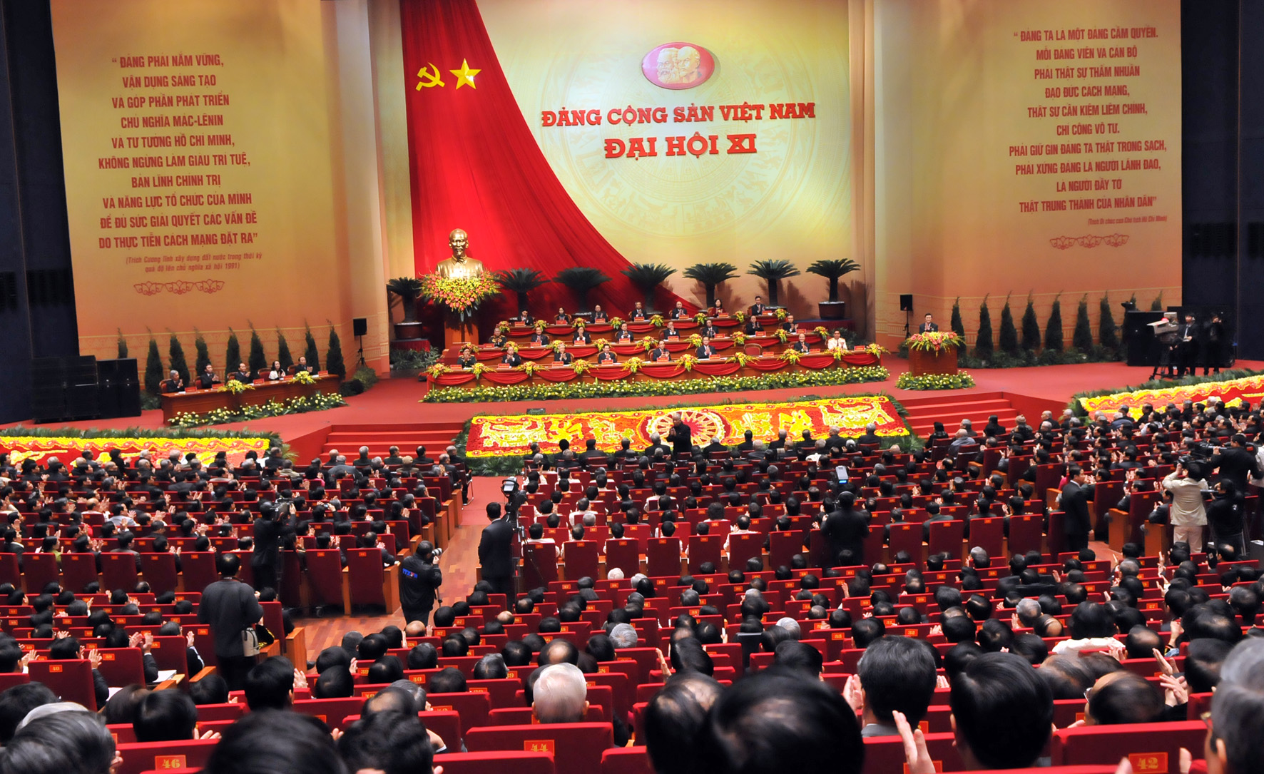 Mối quan hệ giữa tăng trưởng kinh tế và phát triển văn hóa, thực hiện tiến bộ và công bằng xã hội trong thời kỳ quá độ